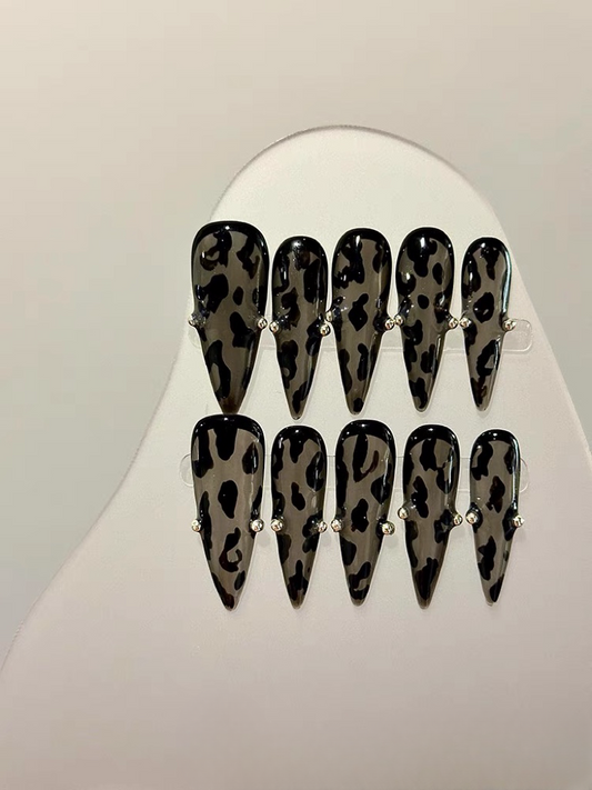 【handdrawn black leopard】